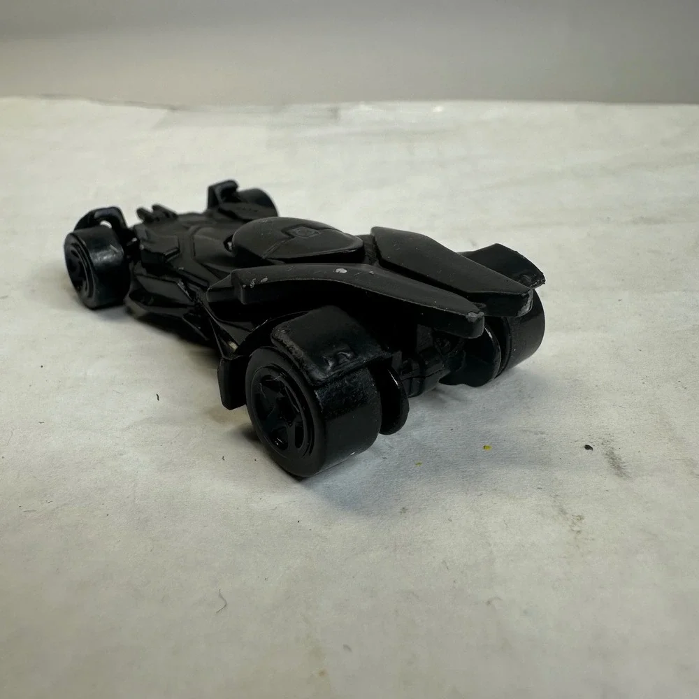 Hot Wheels‎ Batmobile Batman v Superman Dawn of Justice Matte Black DHP34 2015